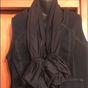 Black infinity scarf 🧣!